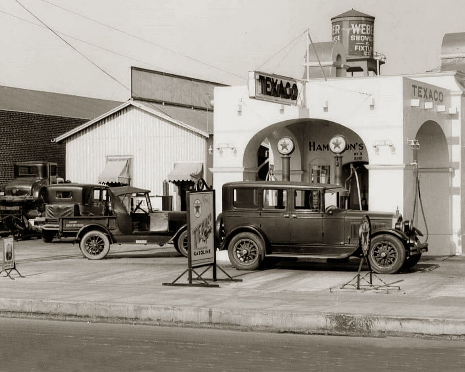 1920s TEXACO SERVICE STATION Photo (224-U)