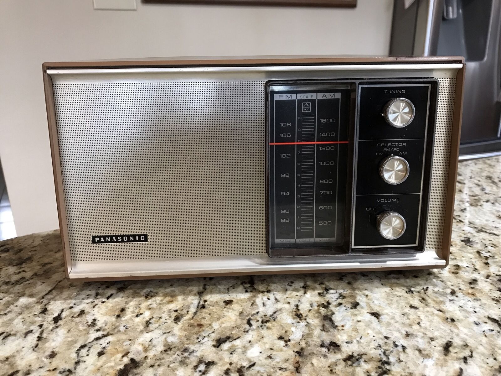 Vintage Panasonic AM/FM Transistor Radio Model RE-6451 - TESTED & WORKING