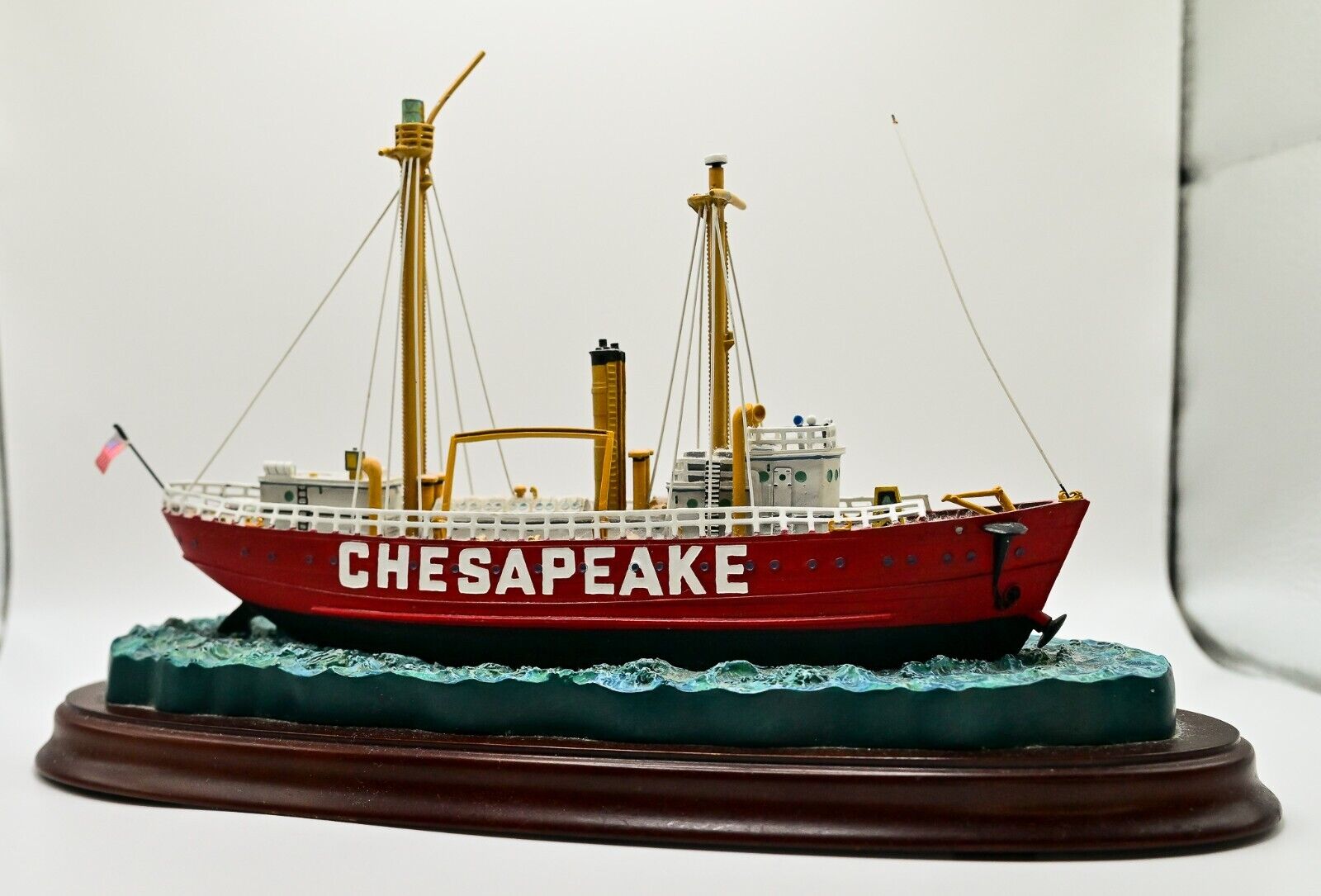 Vintage Danbury Mint USCG Lightship Chesapeake Collectors Boat Display