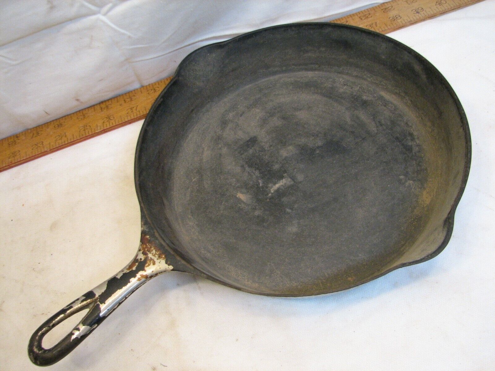 Early Erie Cast Iron No. 8 Frying Pan Smoke/Heat Ring Pre-Griswold Skillet 704G
