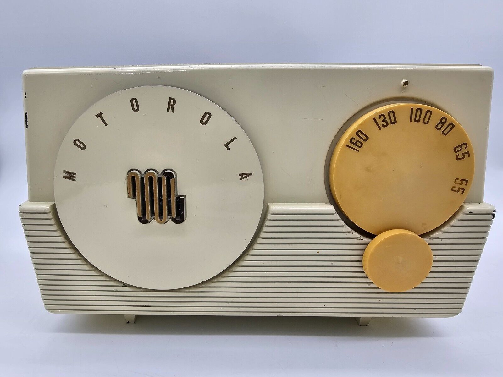 Vintage 1950\'s Motorola 5 Tube Radio ML-52R Hs351 Mid Century Modern Sold as is