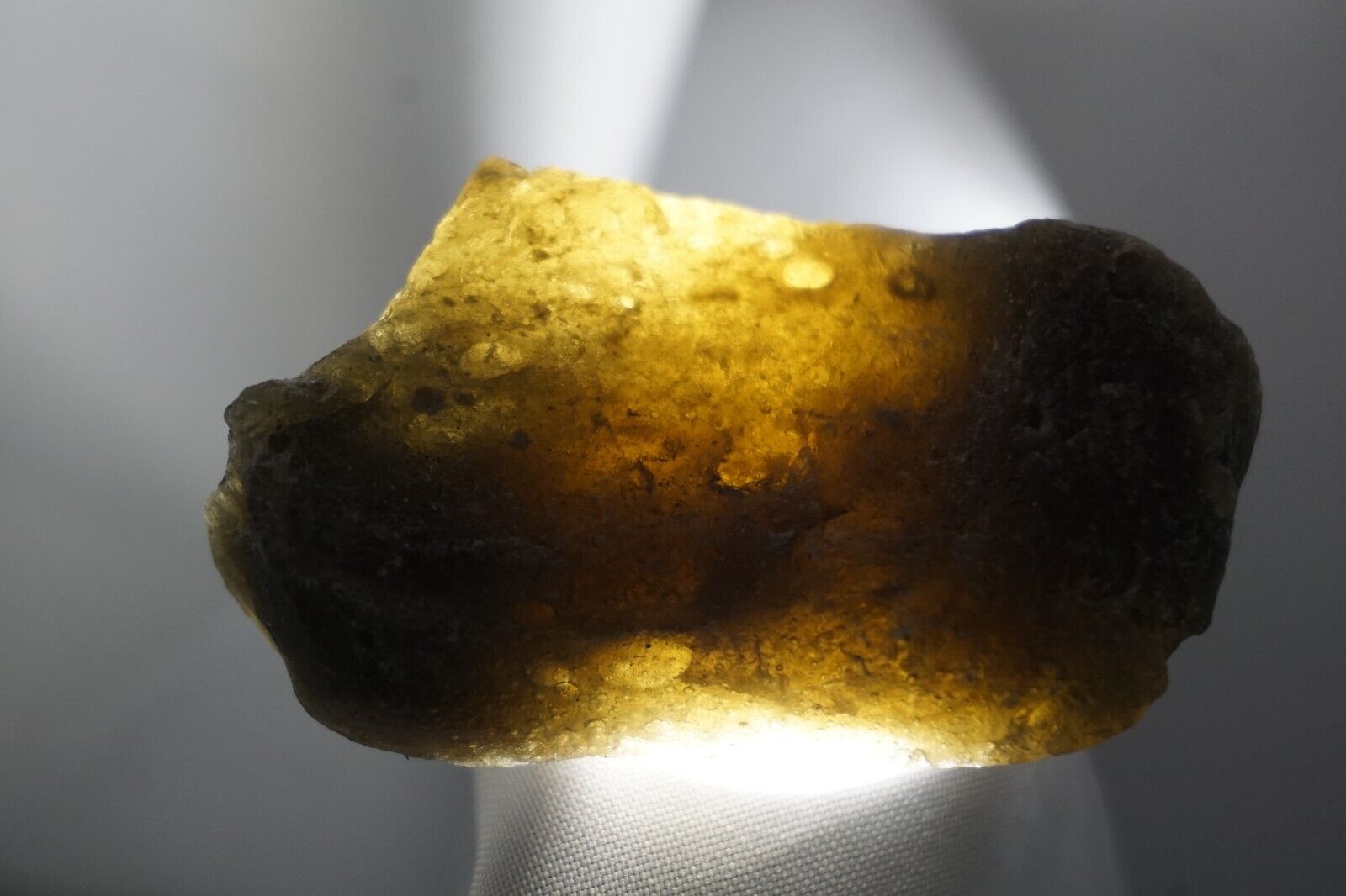 Darwin Glass - 18g - Austalite - Darwinite - tektite - impactite #big44