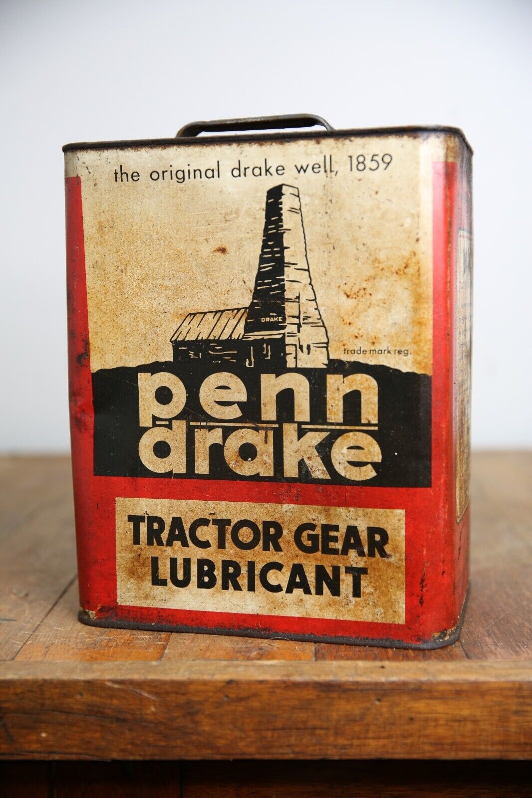 Vtg Penn Drake Motor Oil Can Tractor Gear Lubricant metal 1 gallon Pennsylvania