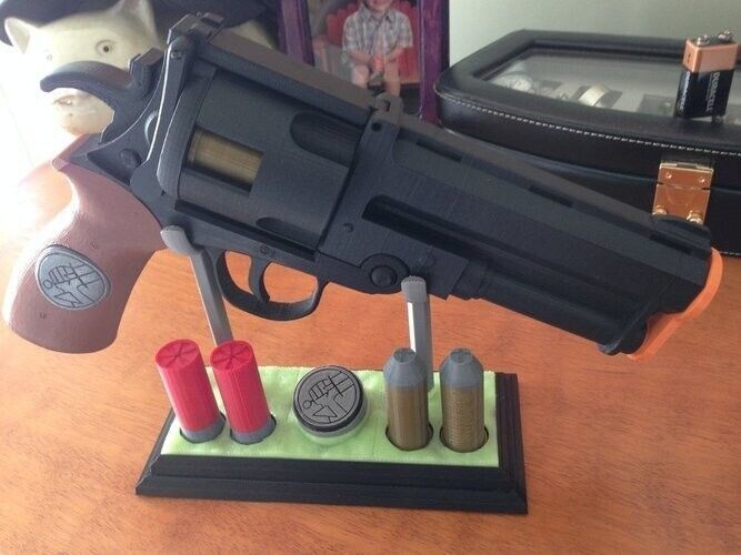 Life Size Hellboy Pistol With Stand Anime Cosplay Kit 3D Printed