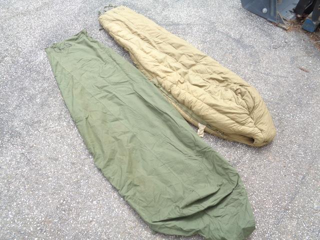 Vintage WWII US Military 1942 Mountain Down Sleeping Bag w/ 27-C-123 1944 Cover