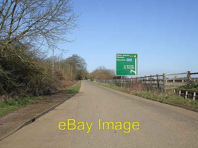 Photo 6x4 The old A5 (Watling Street) Great Brickhill This is the old A5  c2007