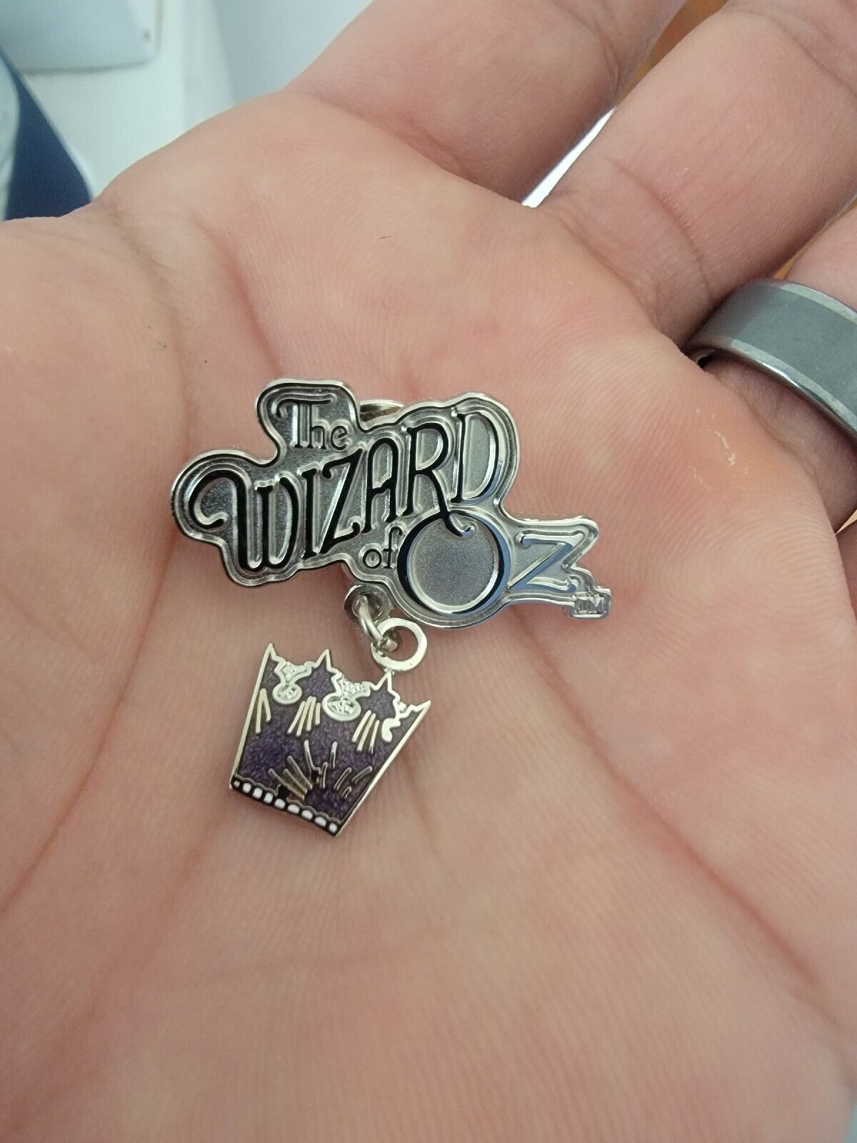 The Wizard of Oz (Dangling Crown ) New Pin
