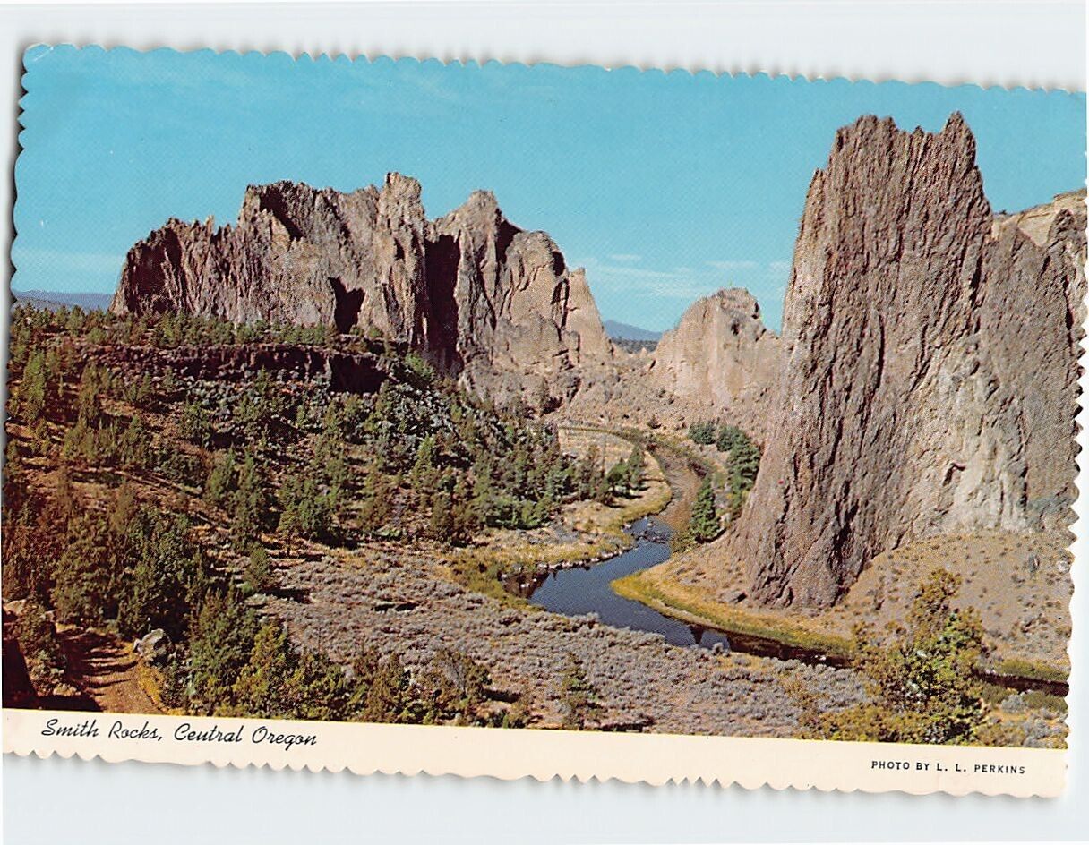 Postcard Smith Rocks Central Oregon USA