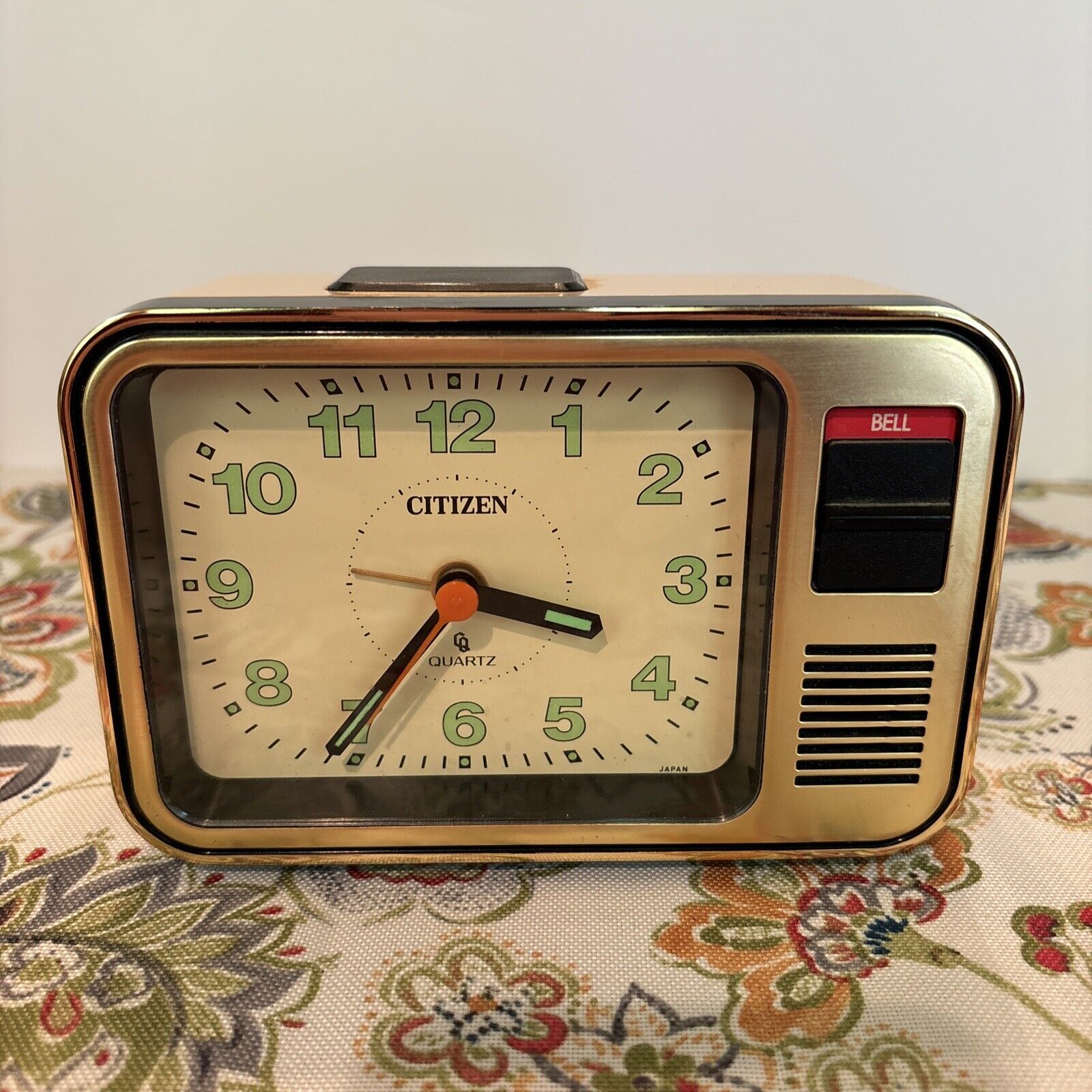 Vintage Citizen Quartz Alarm Clock Beige And Gold Japan