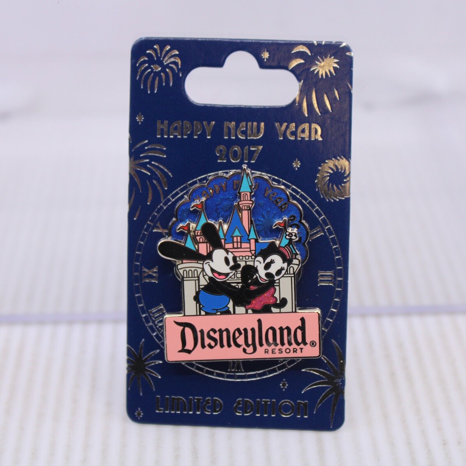 B1 Disney DLR LE Pin Oswald The Lucky Rabbit Ortensia New Year 2017 Castle