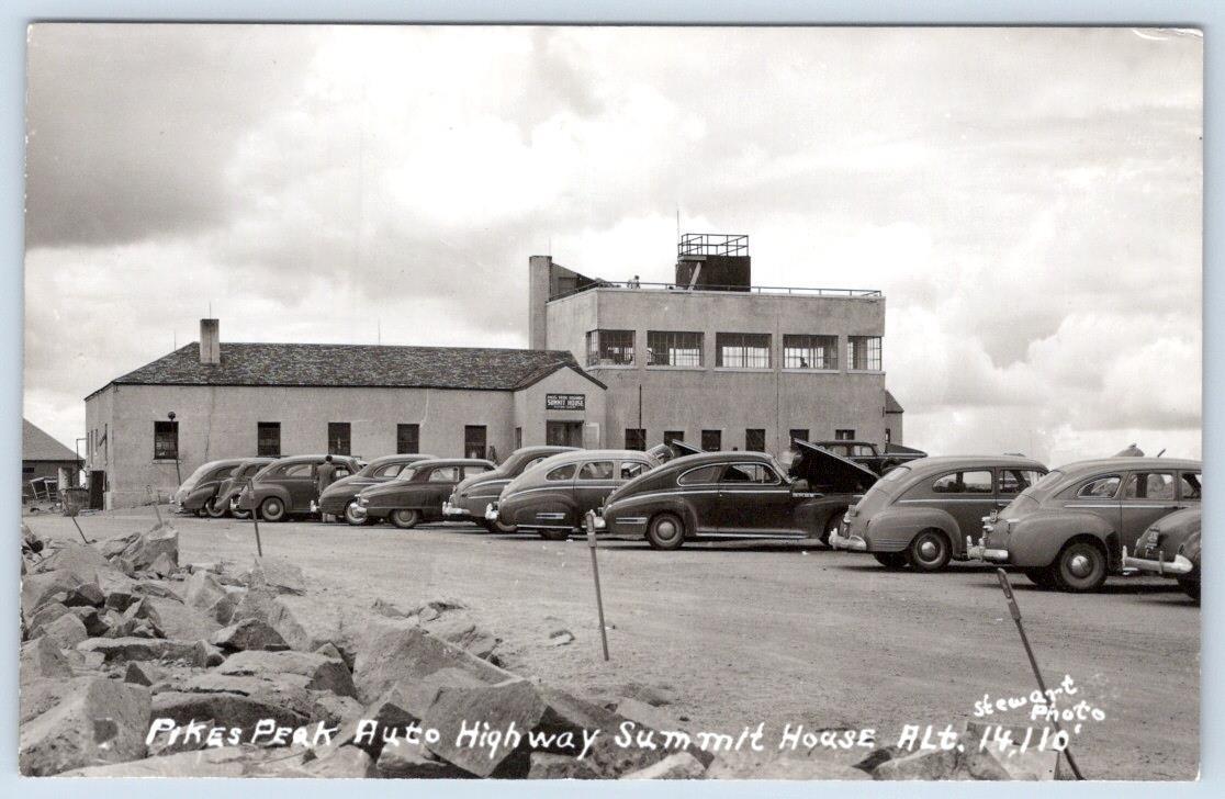 1948 RPPC PIKE'S PEAK AUTO HIGHWAY SUMMIT HOUSE*STEWART PHOTO*OLD CARS*POSTCARD