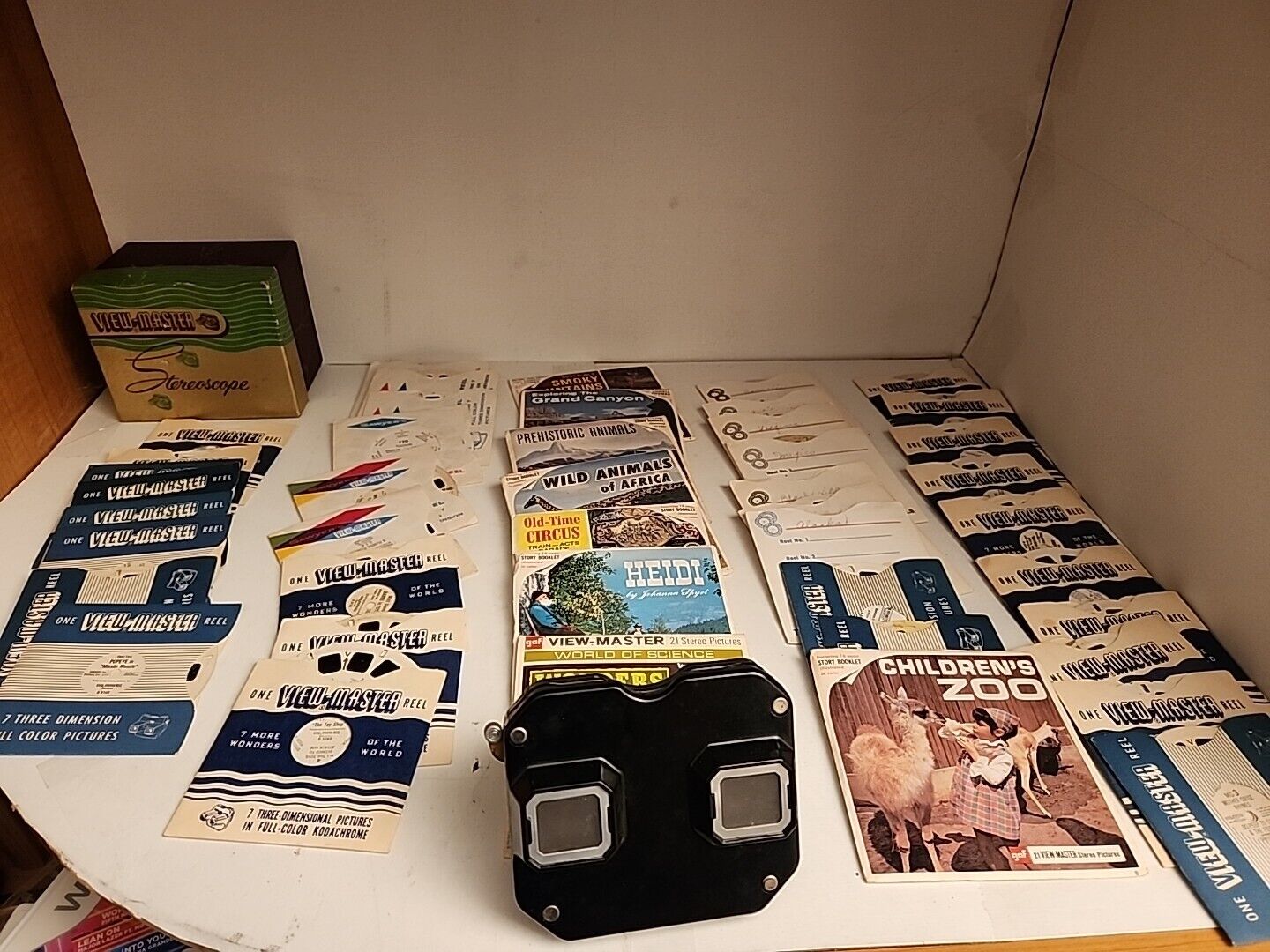 Vintage Sawyers View Master Stereoscope W/ Box And Around 70 Reels 