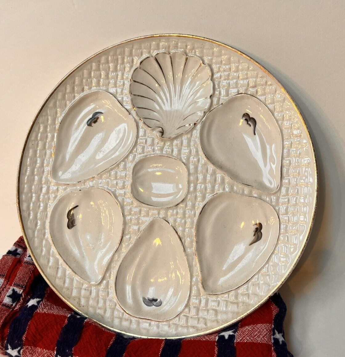 MCM Majolica Oyster Plate German Franz Mehlem Creamy White & Gold 8.5 Inch