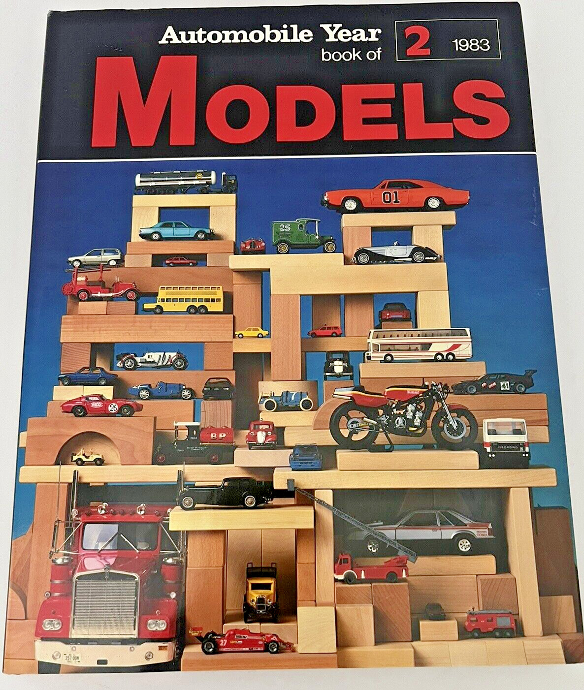 Automobile Year Book of Models No. 2 Vintage 1983 Edita Lausanne Hardcover