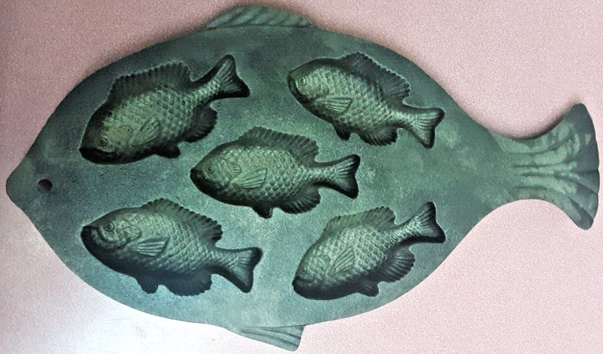 Old Mountain -CAST IRON- Perch Fish Shaped Cornbread Muffin Mold Pan - 5 Spaces
