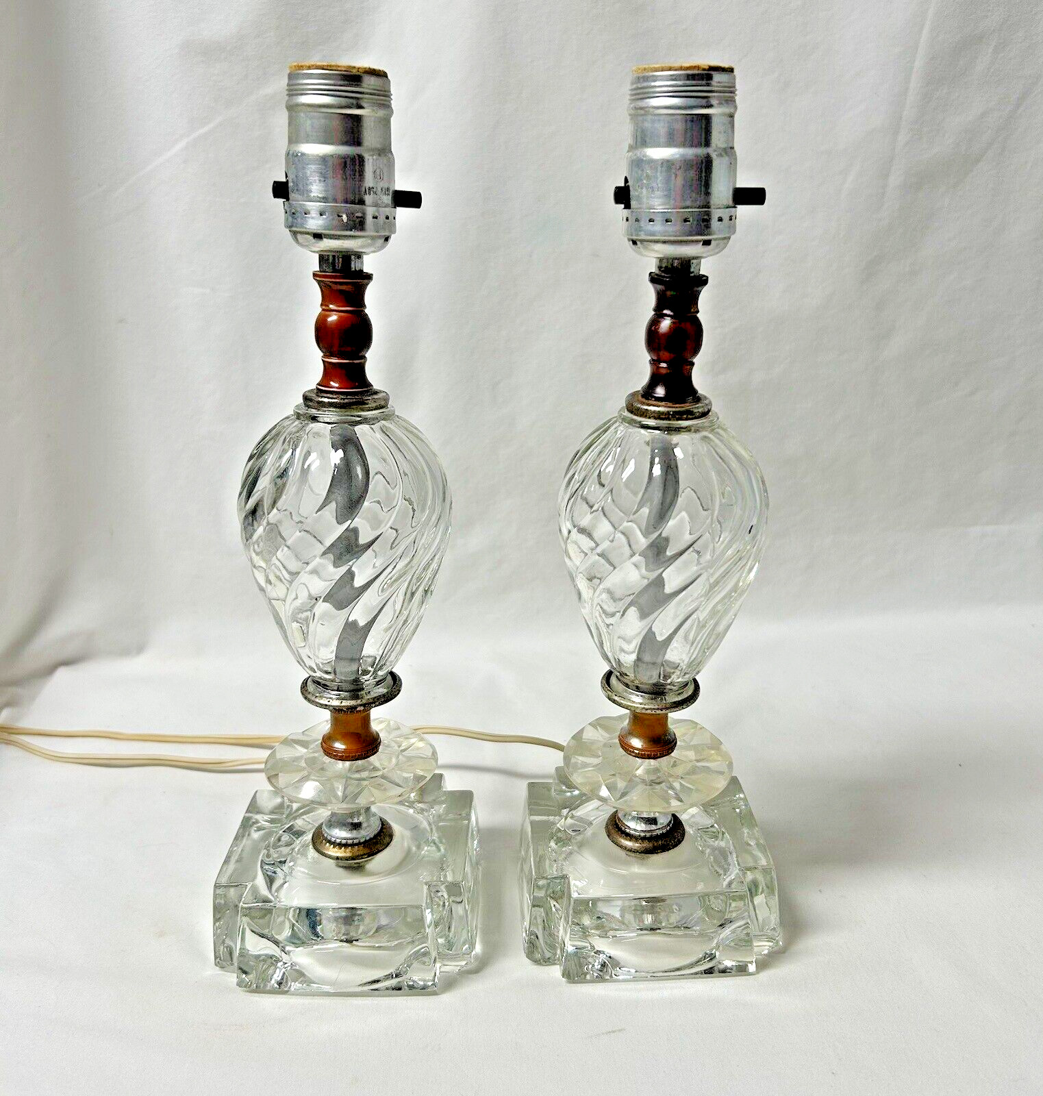 Vintage Pair Of Clear Glass Lamps Boudoir Bedroom 12” Swirl Globe Square Base