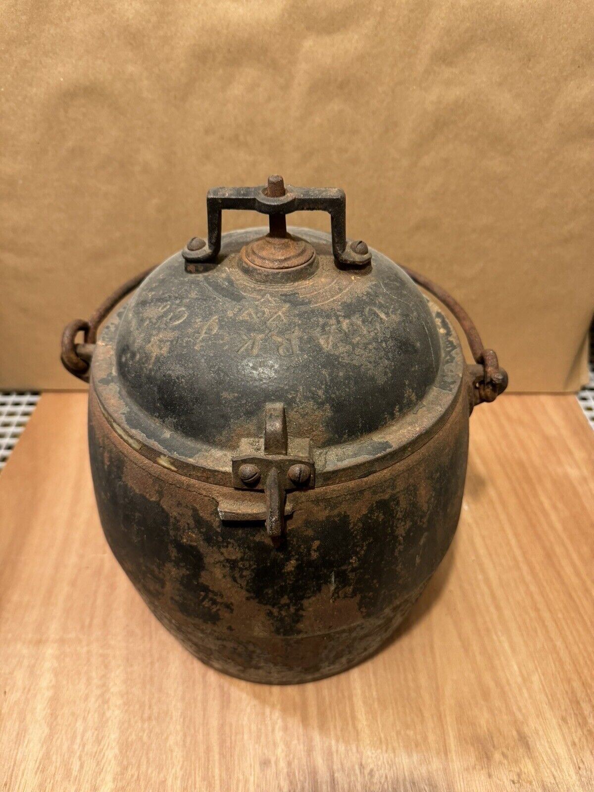 Rare 1880’s CLARK & CO. “Best Quality” 2 Gallon Cast Iron Pressure Cooker Pot