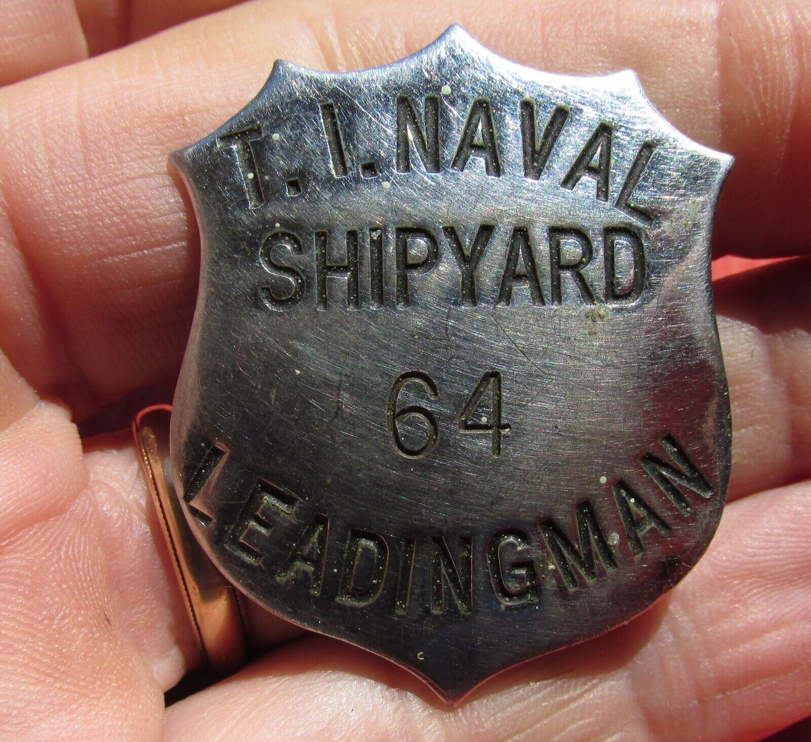 WW 2 Treasure Island Naval Shipyard Badge No 64 leadingman pinback San Francisco