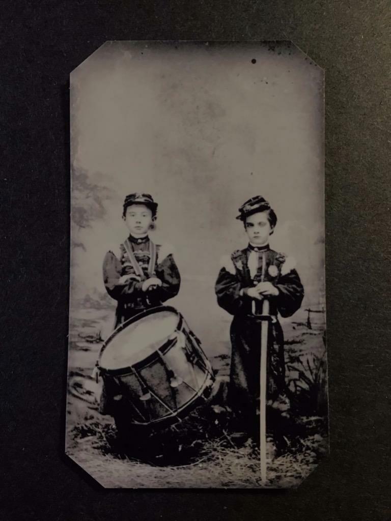Sixth-Plate Civil War Two Tiny Soldiers Tintype C2329RP