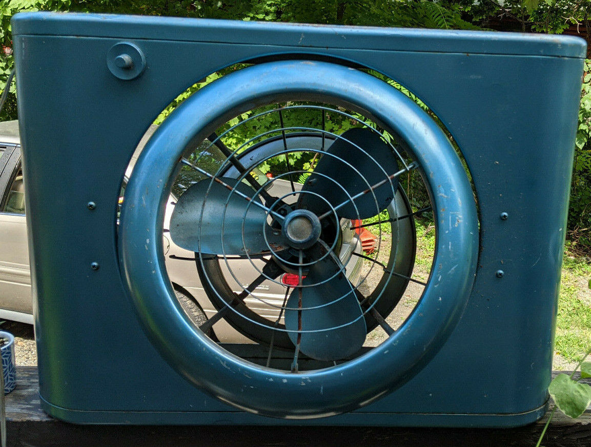 Vornado 30w3-1 window fan 3 speed Vintage, big, blue, original, works great