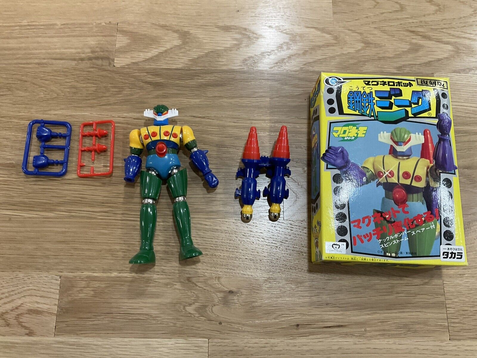 TAKARA Jeeg Geag Magnemo Robot magnet Reproduce Plastic Toy Reprint 1998