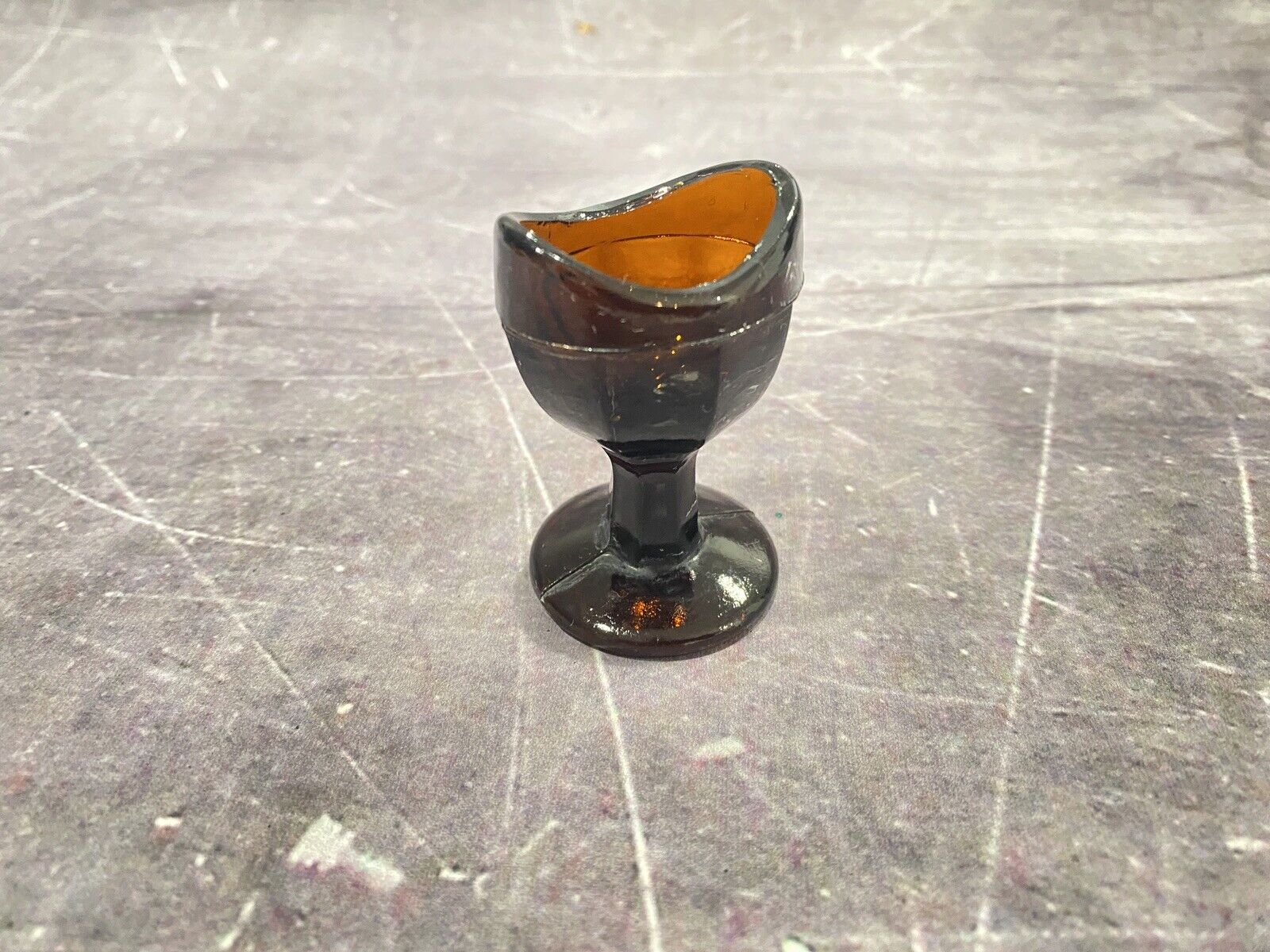 BEAUTIFUL VINTAGE DEEP  ORANGE AMBER GLASS PEDESTAL EYE WASH CUP 