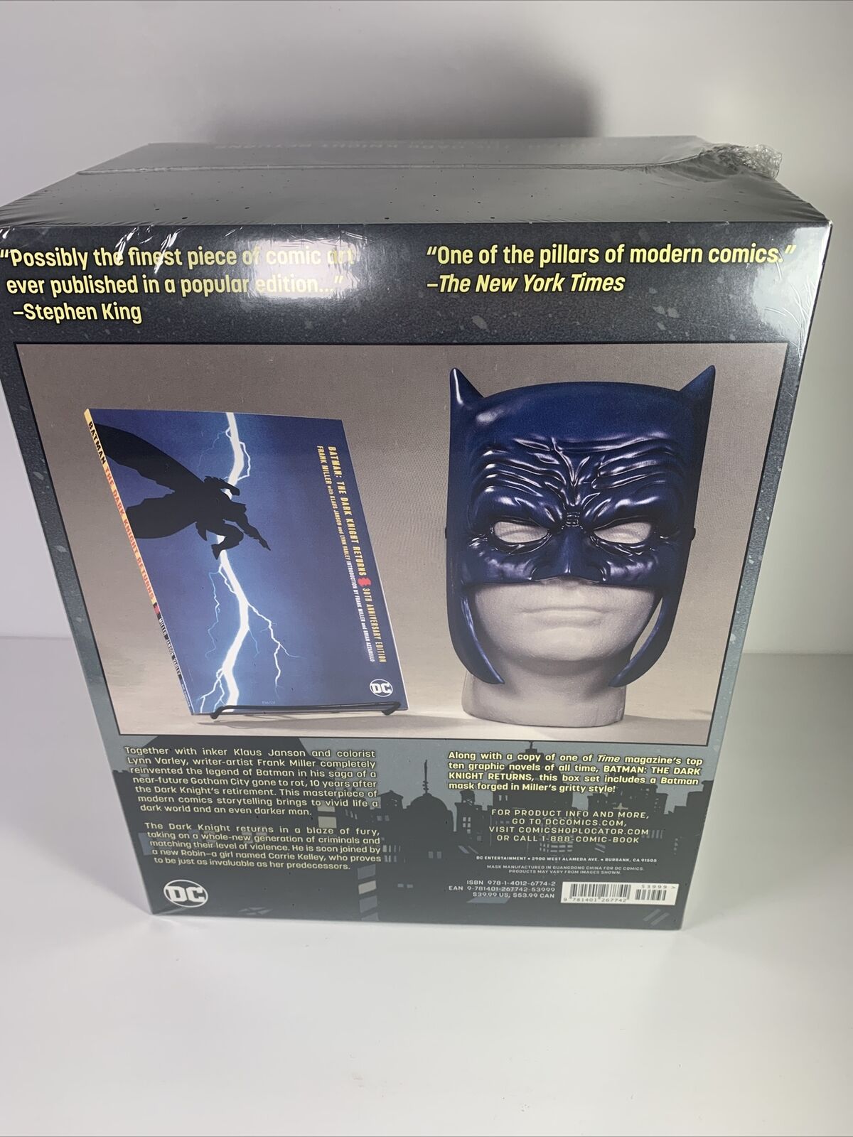 Batman: the Dark Knight Returns Book and Mask Set by Lynn Varney and Frank...