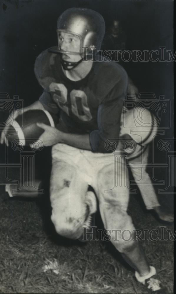 1957 Press Photo Hudson Harris football player - abns06532