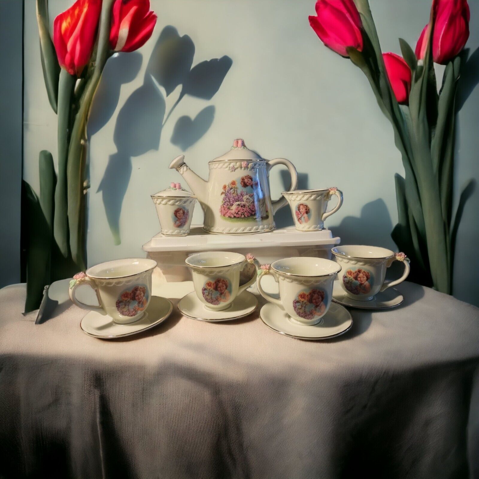 13 Piece Shirley Temple Porcelain Tea Set W/ Images And 23 Kt Gold Trim COA NIB