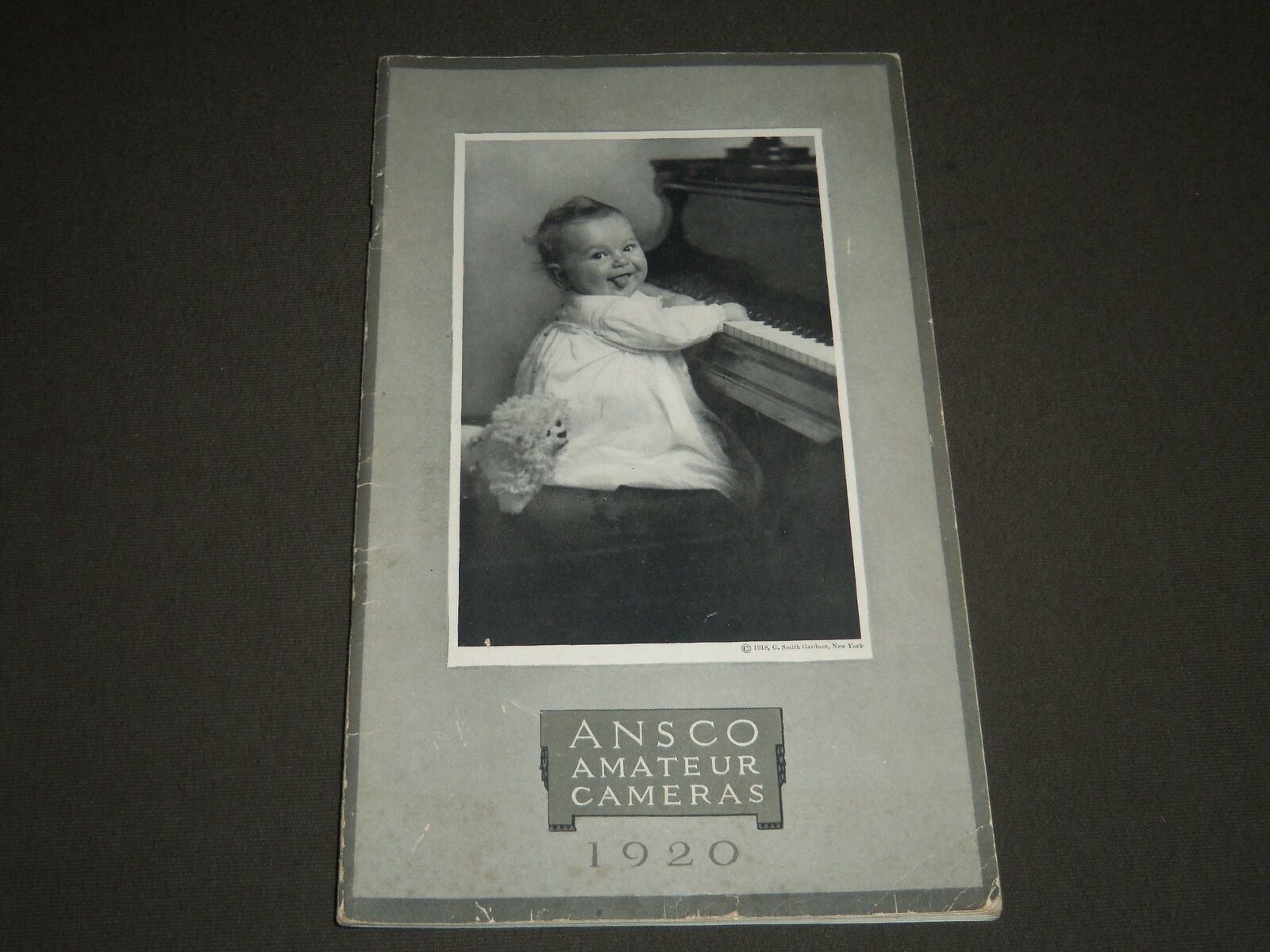 1920 ANSCO AMATEUR CAMERAS SOFTCOVER BOOK - BINGHAMTON NEW YORK - J 2314