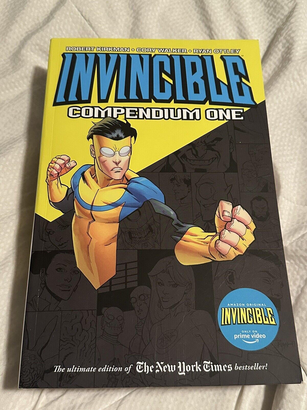 Invincible Compendium One (Omnibus 2021) Collects Issues #0-47
