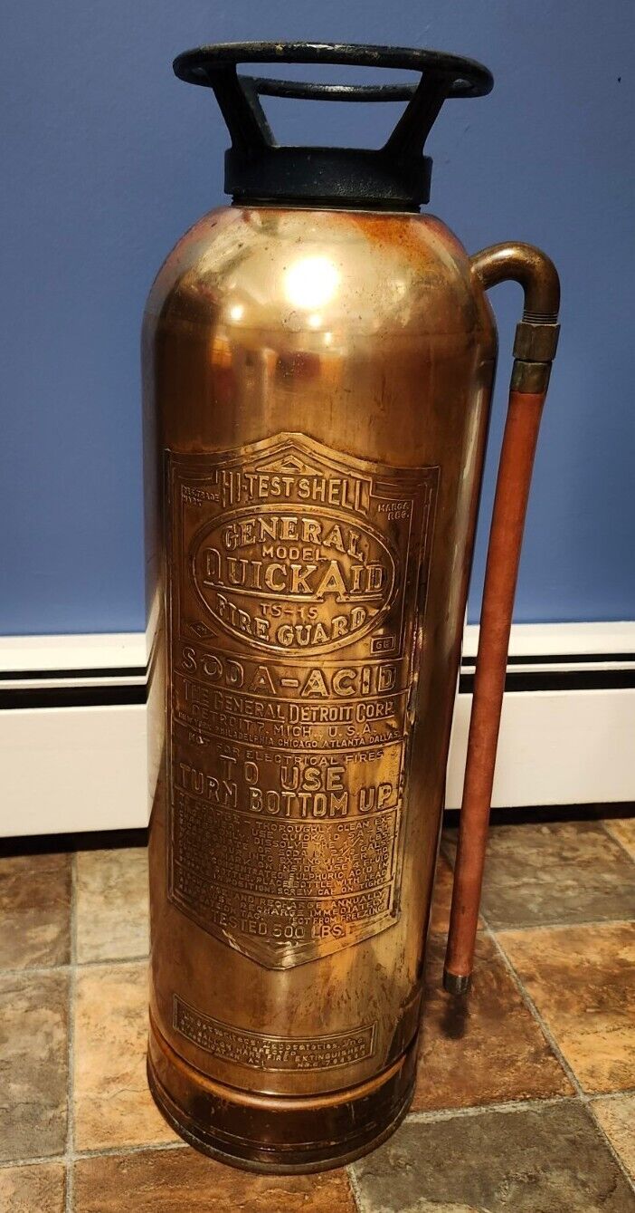 General Quick Aid Vintage Fire Extinguisher, Brass Nameplate, Detroit, MI, EMPTY