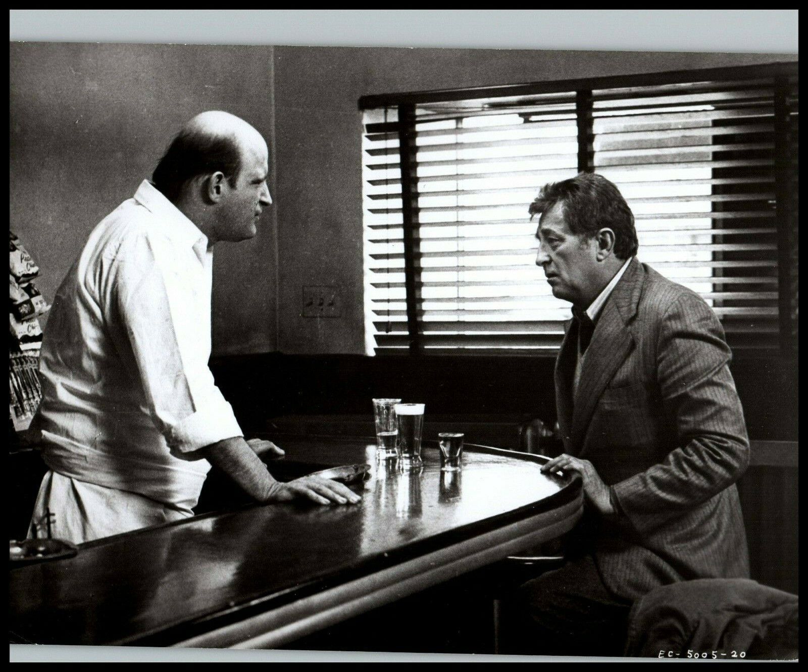 Robert Mitchum + Peter Boyle in The Friends of Eddie Coyle (1973) PHOTO M 70