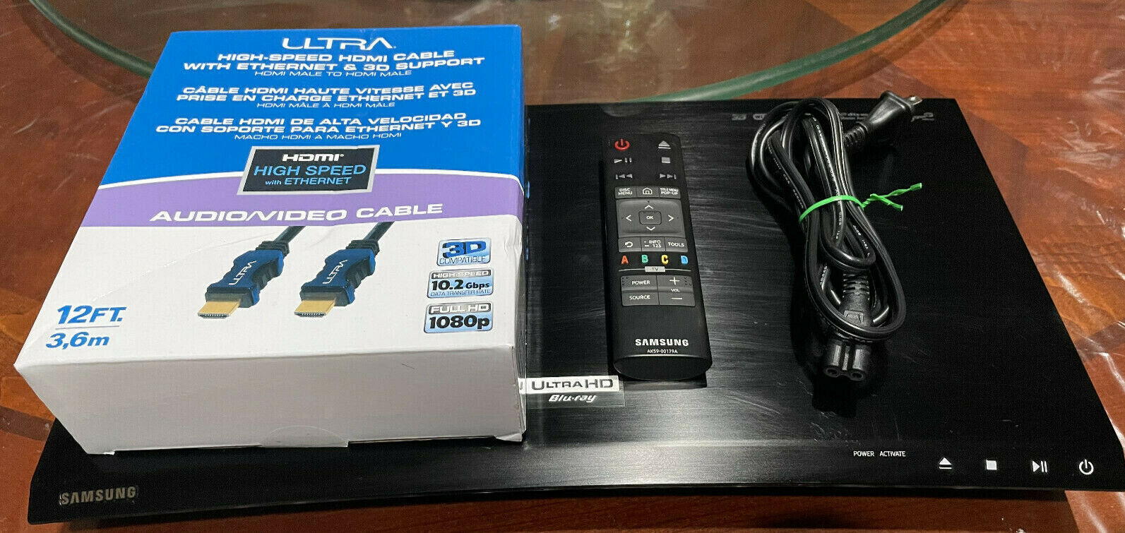 Samsung UBD-K8500 4K Ultra HD 3D Wi-Fi Blu-ray player + Remote 4K Cable - Tested