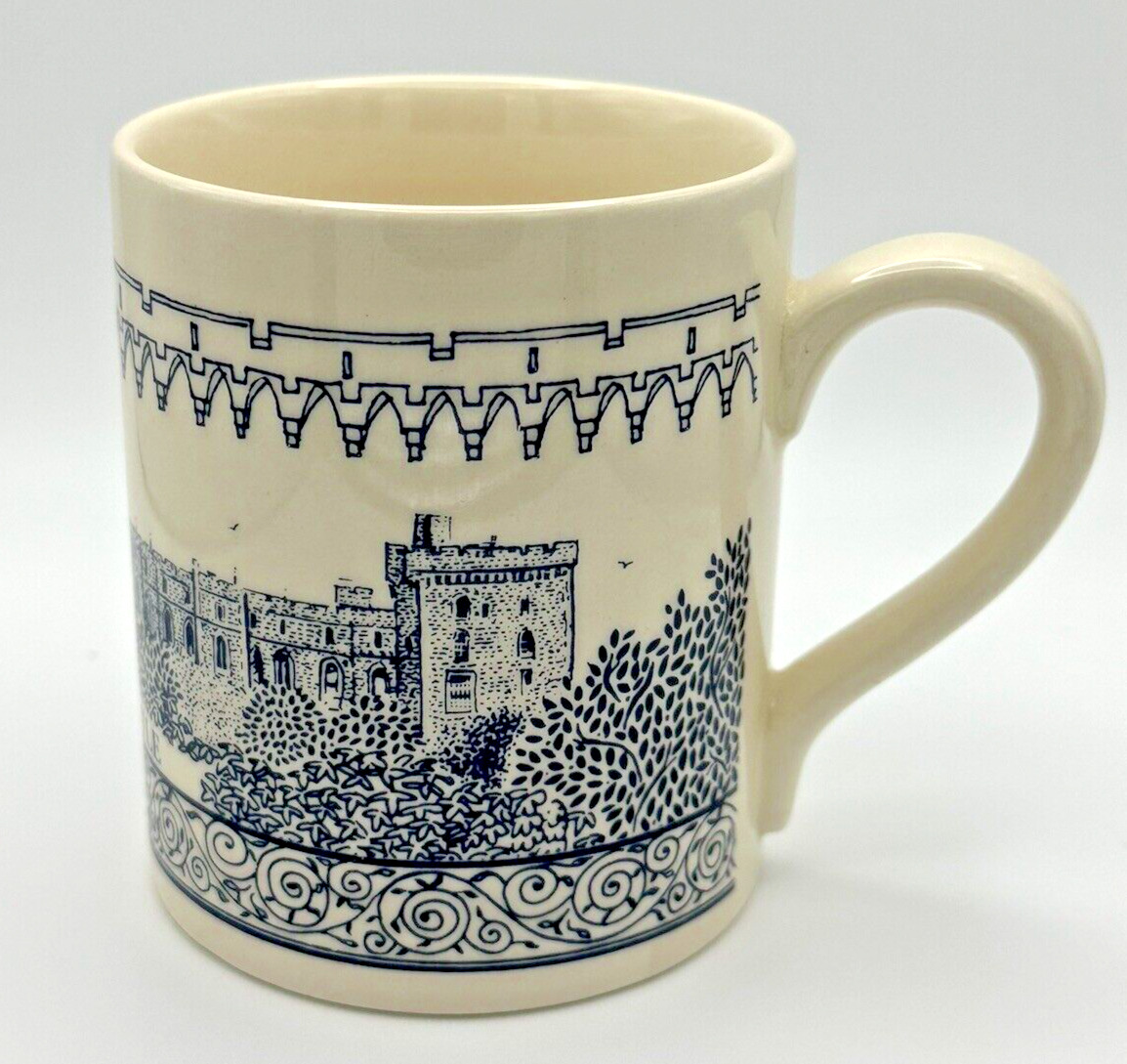 WIndsor Castle England Souvenir Ceramic Coffee Tea Cup Mug Royal Crest
