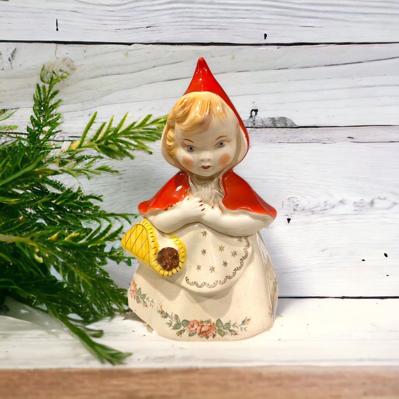 Vintage 1940s Hull Little Red Riding Hood #967 Gold Star Ceramic Cookie Jar PP23
