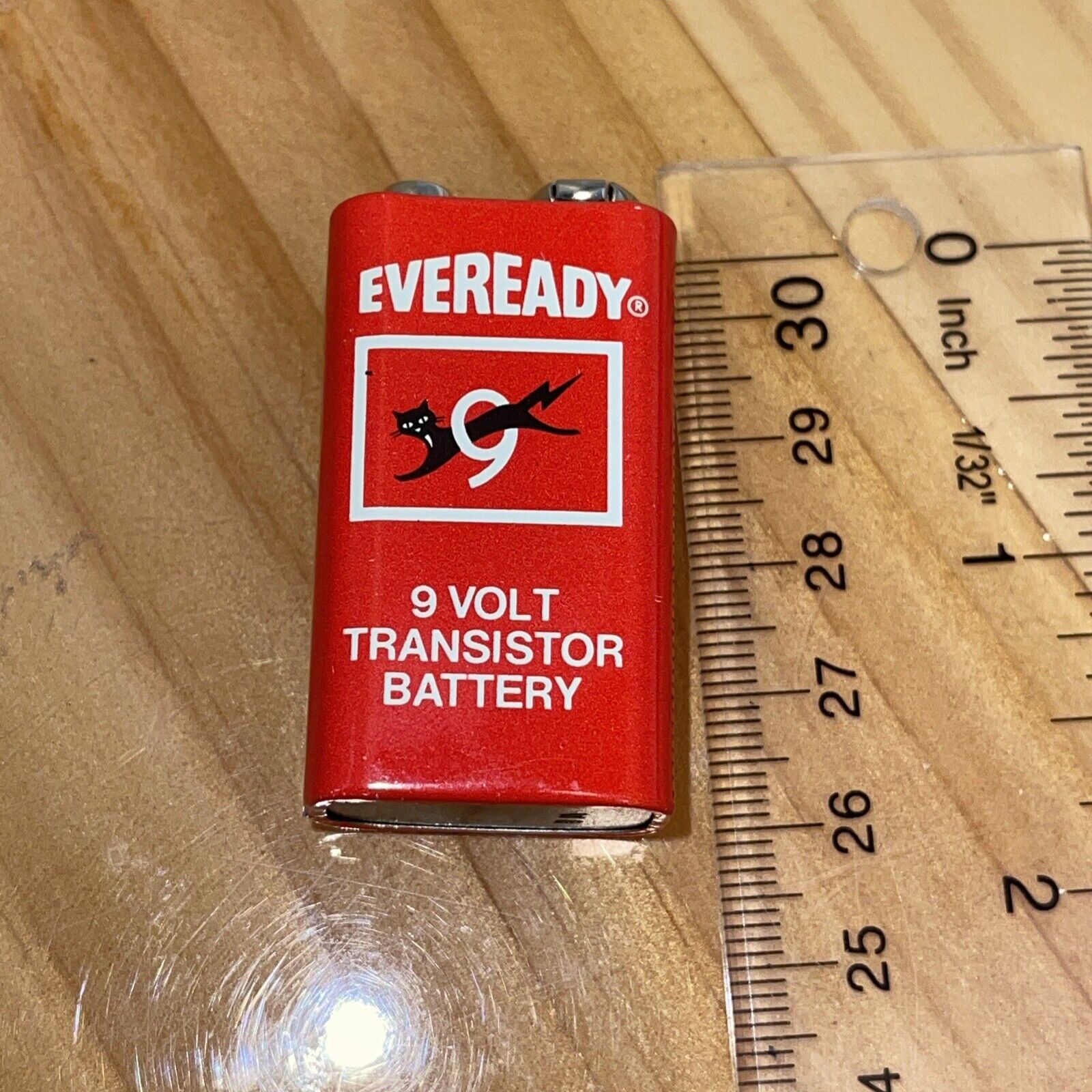 Vintage 1960\'s 9v Volt Eveready Transistor Battery Red With Black Cat Ex Cond