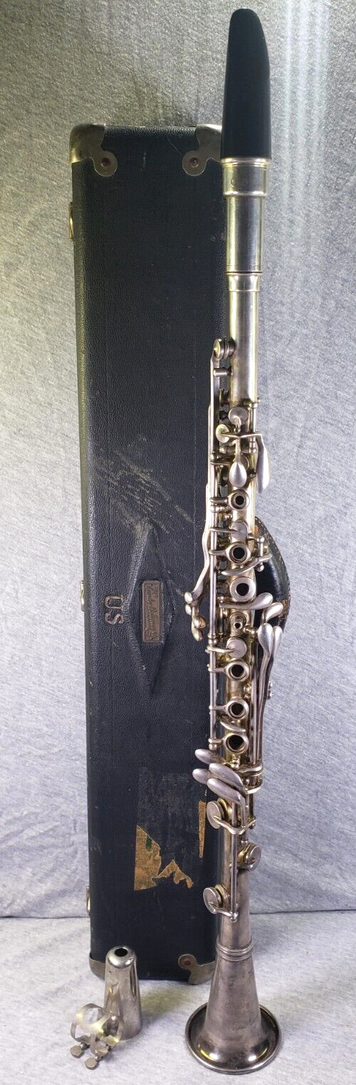 WW2 H. Bettoney U.S. Military Clarinet w. US Marked Case 81st Band Memphis