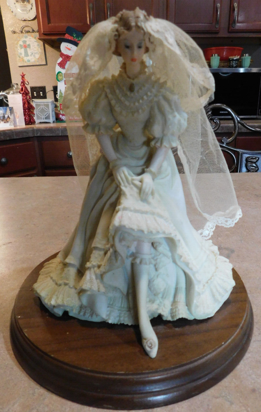 White Lace Victorian Bride Promises 100/5000 figurine