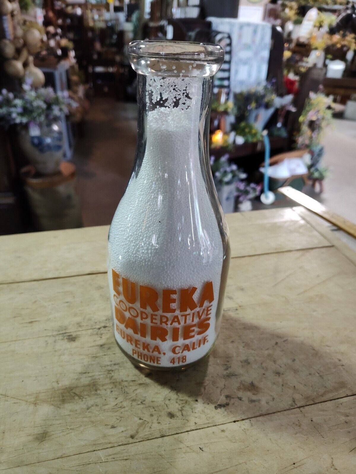 TRPQ Eureka Co Op Humboldt County Eureka Ca Quart Milk Bottle 1944 