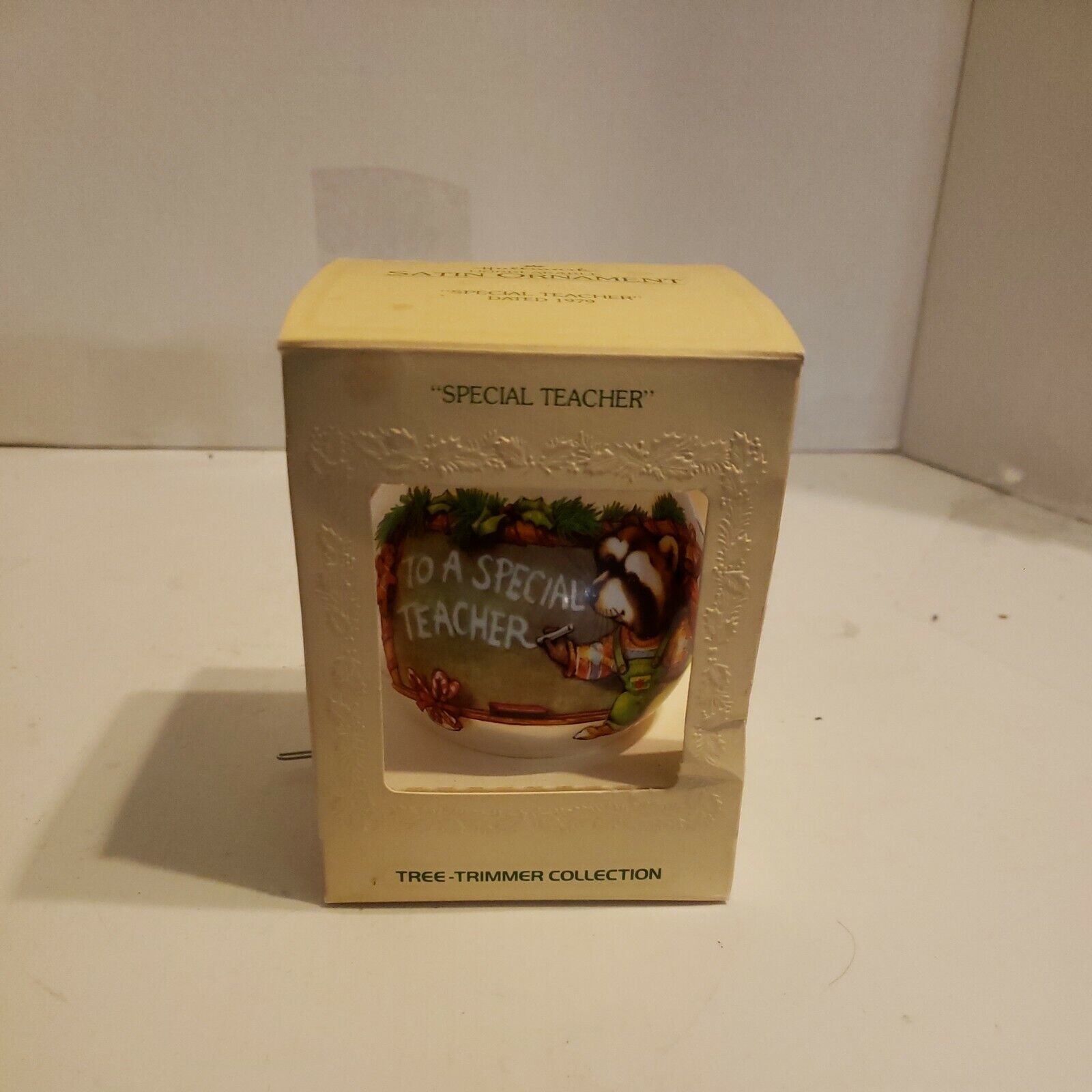 VTG 1979 Hallmark Ornament Special Teacher Merry Christmas Unbreakable Satin Box