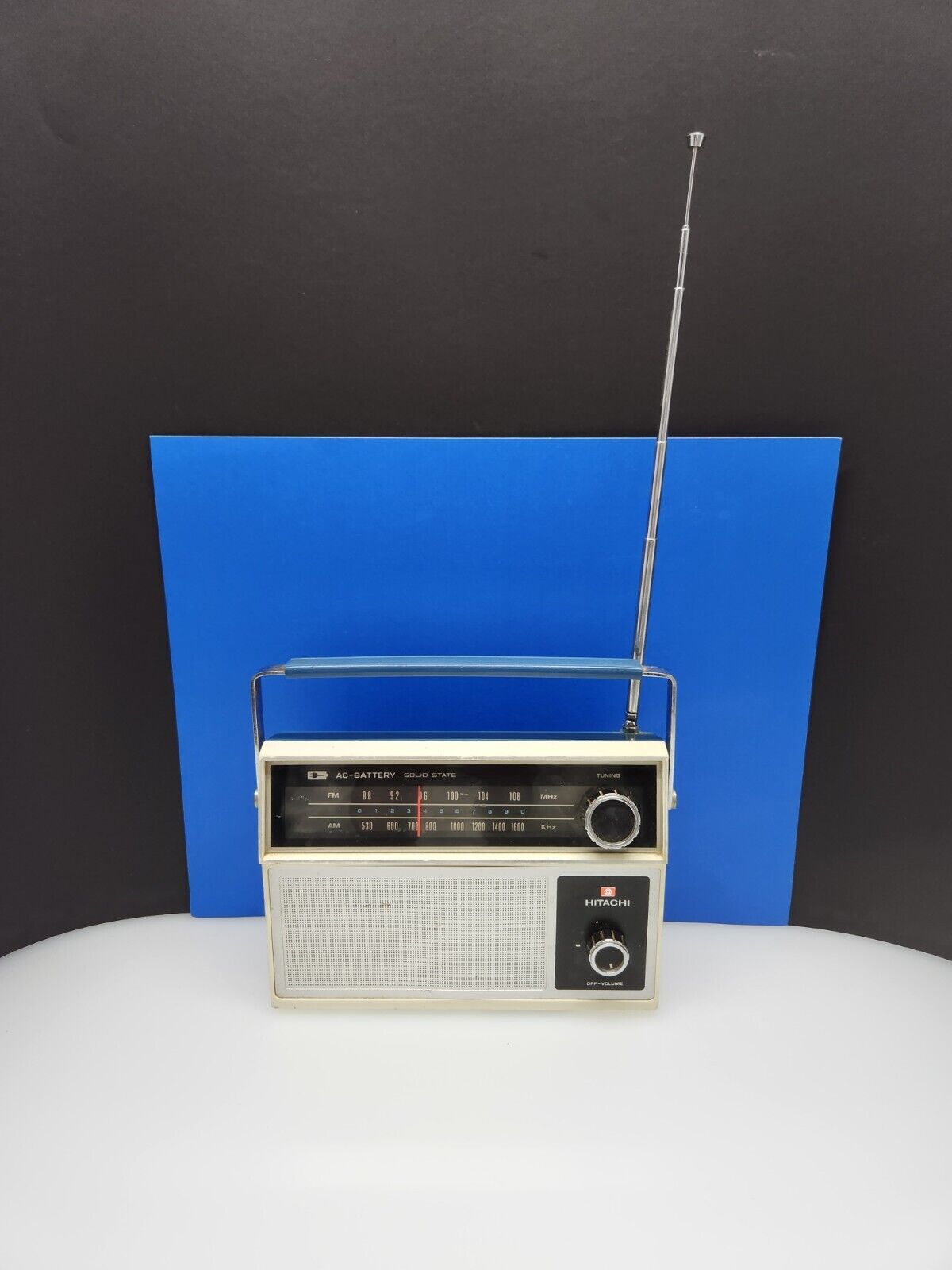 Vintage Hitachi KH950 AM/FM Solid State Transistor Radio Tested 9volt No Cord