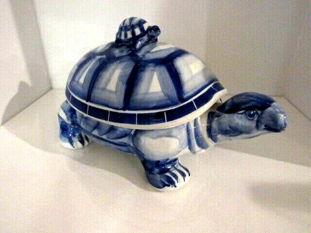 Blue and White Turtle Figure Trinket SPI
