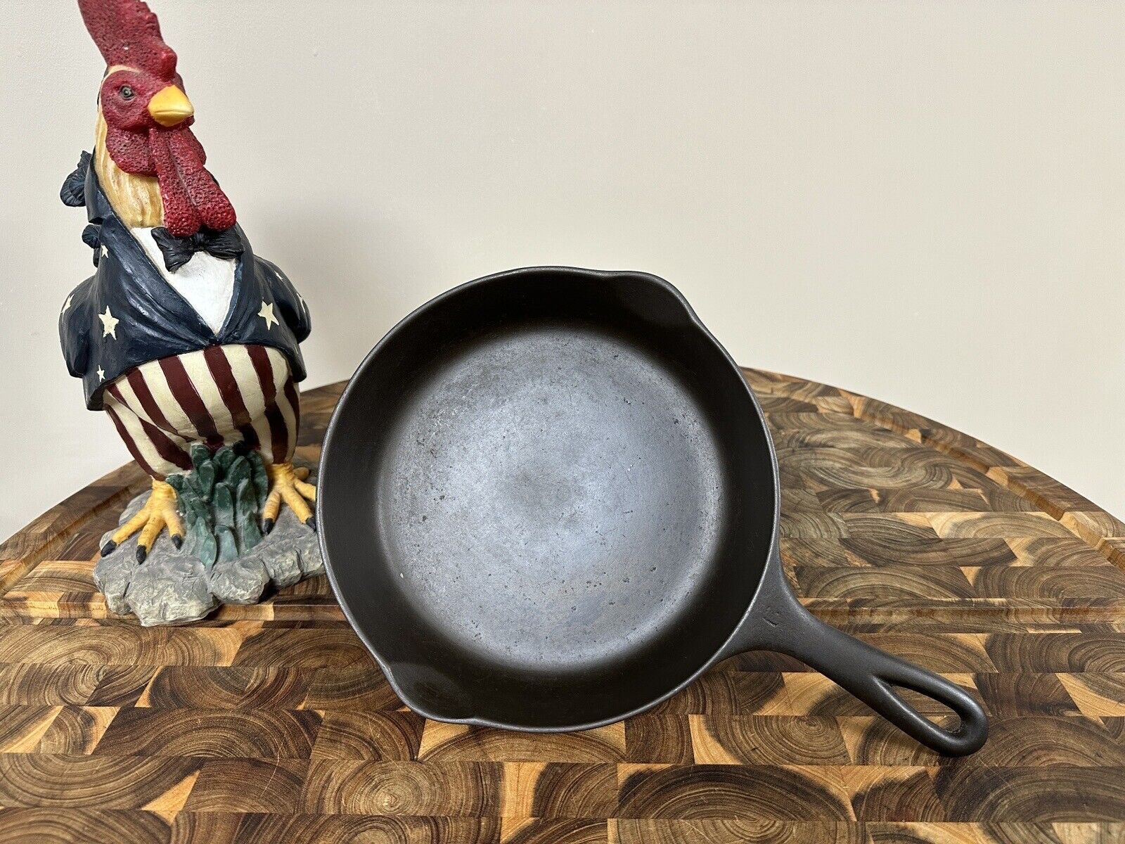 Wagner #6 (9”) Cast Iron Skillet 1056 R, Meticulously Restored, Ready to Use