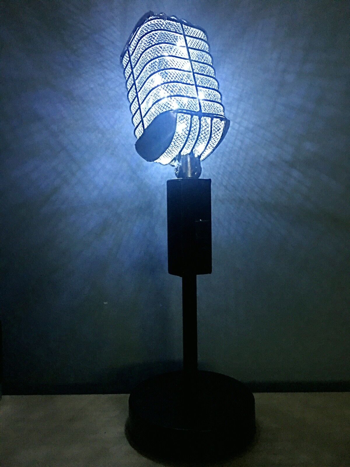 Vintage microphone lamp