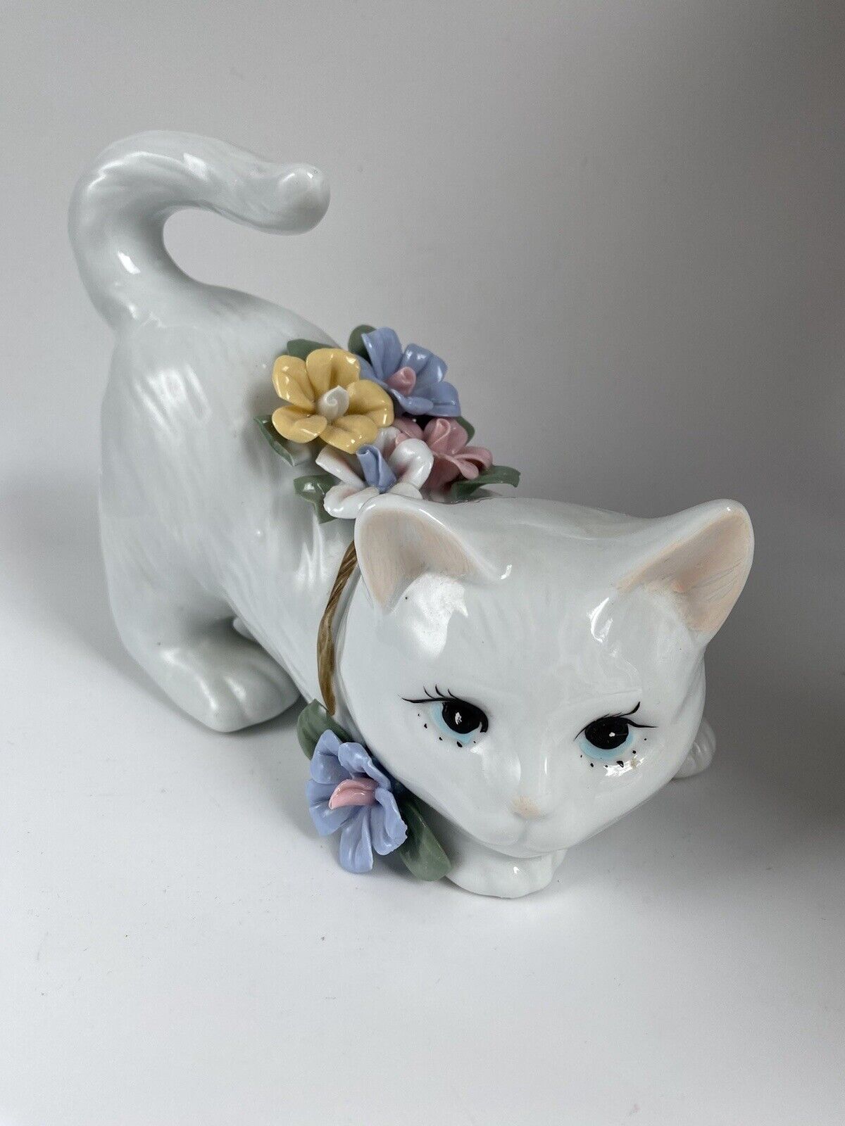 Beautiful Cat With 3D Floral Collar Home Decor, 5” Tall, Rare, Read Description