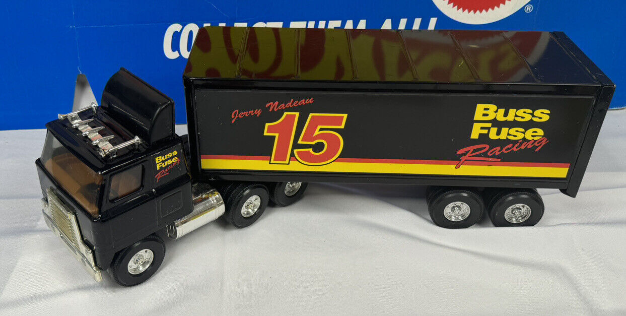 ERTL toy semi truck BUSS FUSE racing Jerry NADEAU 15 semi truck 1/16 Huge STK-44