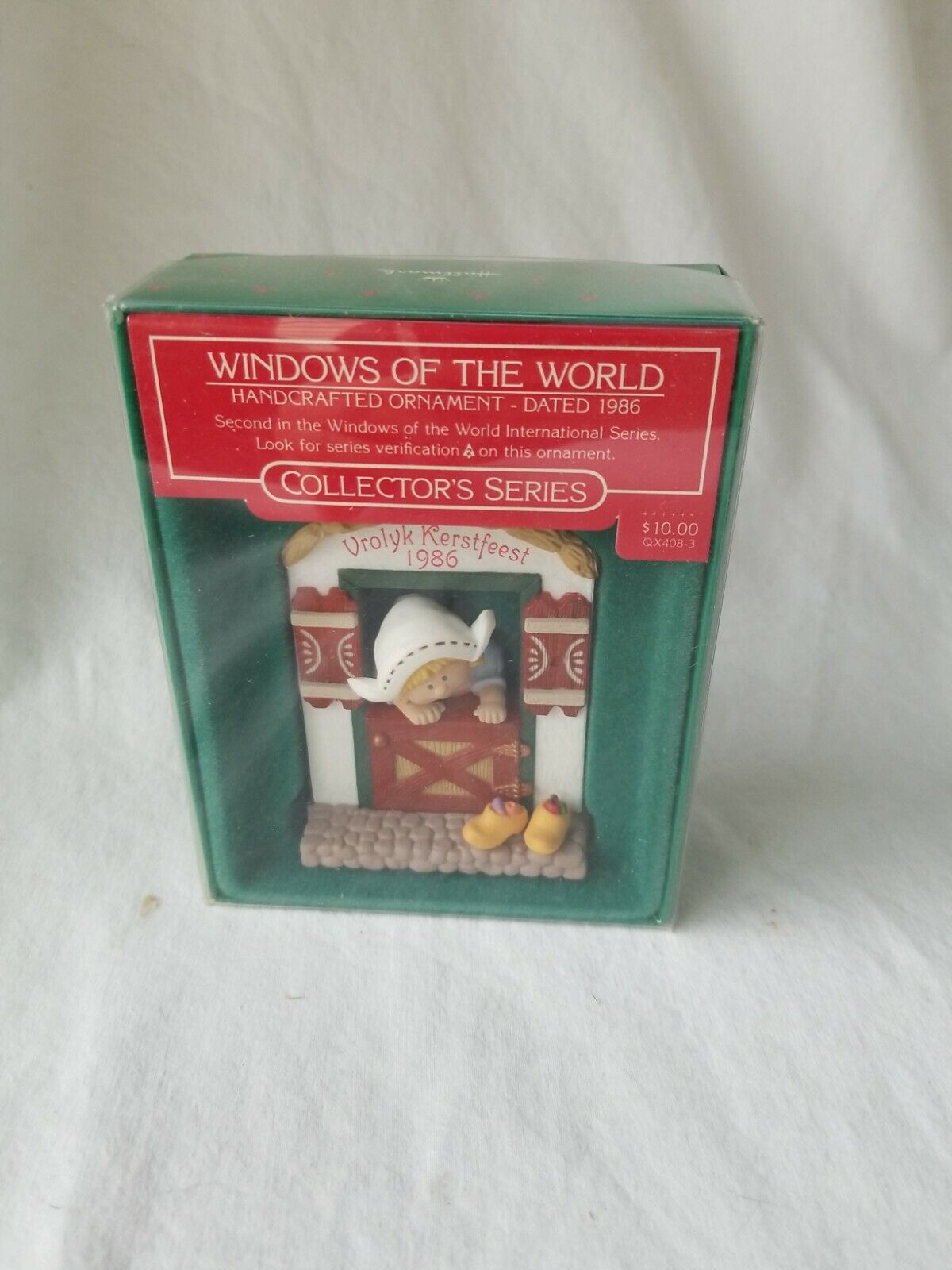 Hallmark Collector's Series Ornament - Windows Of The World