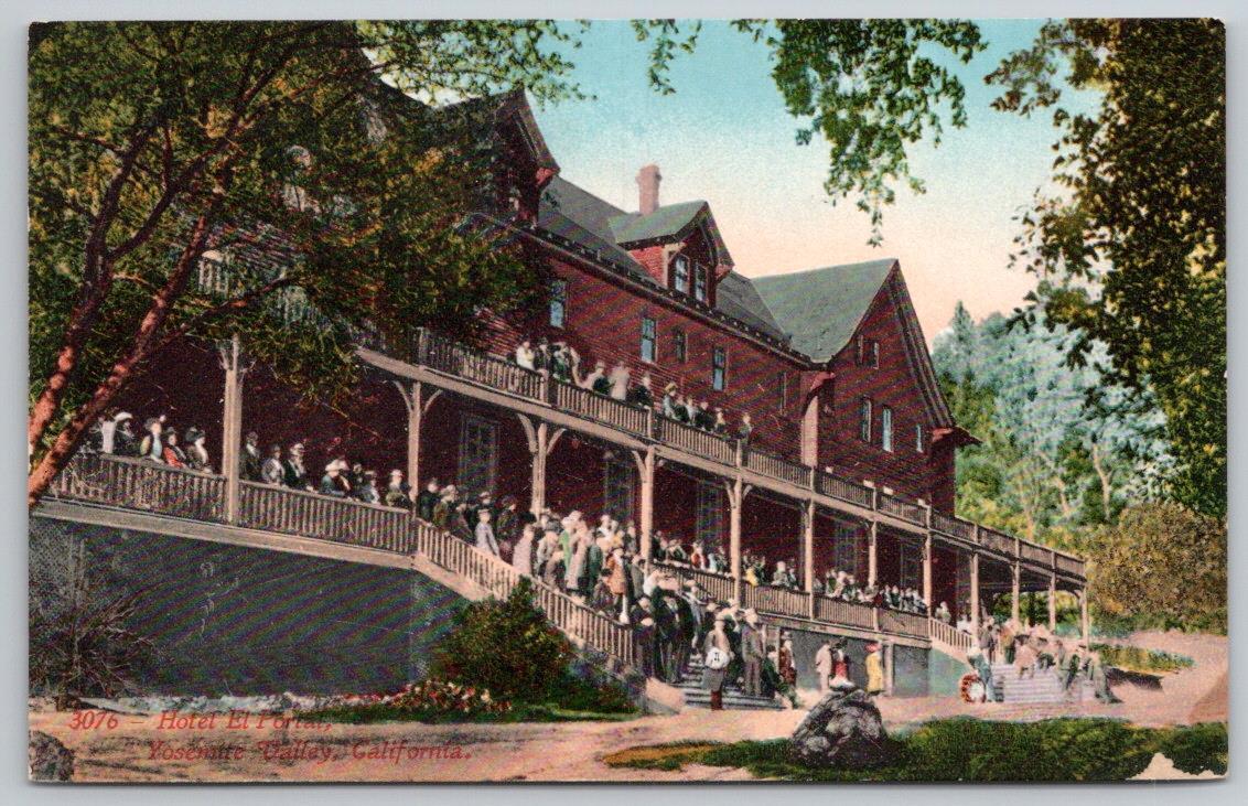 HOTEL EL PORTAL YOSEMITE VALLEY CALIFORNIA 1910\'s ERA CROWN SCENE ON FRONT PORCH