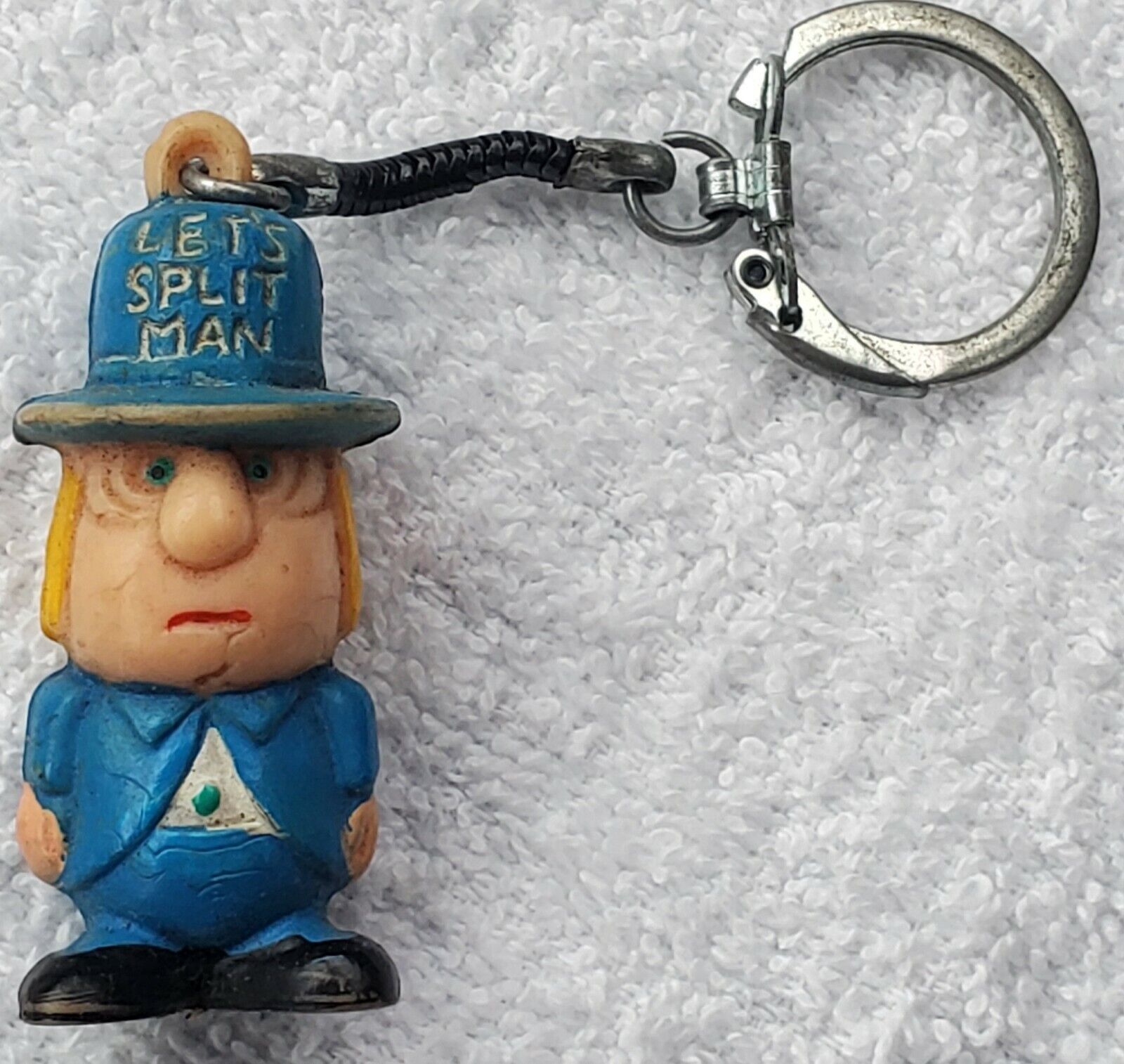 Vtg 1960\'s-70s Comic Strip Keychain Key Ring Collectible Amish \